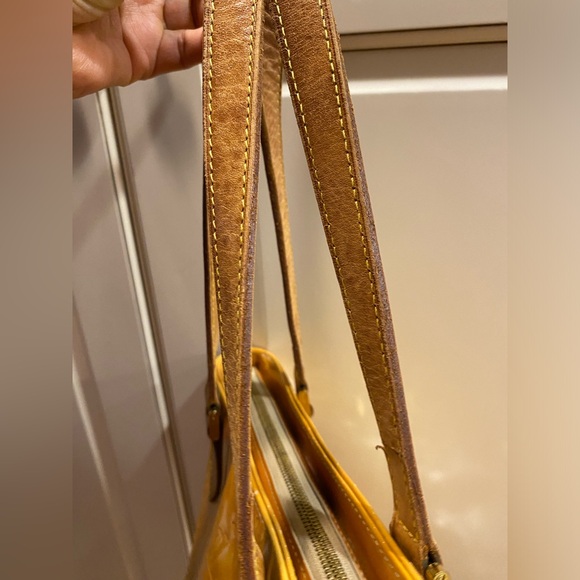 Louis Vuitton Yellow Vernis Tote - Picture 5 of 16